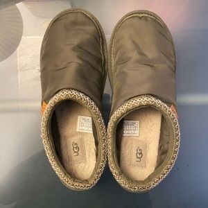 ~UGG Men Tasman MLT Bomber Nylon Military Green~